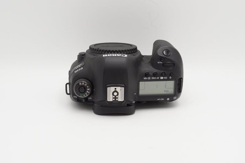 USED Canon 5D IV with Battery Grip BG-E20 (