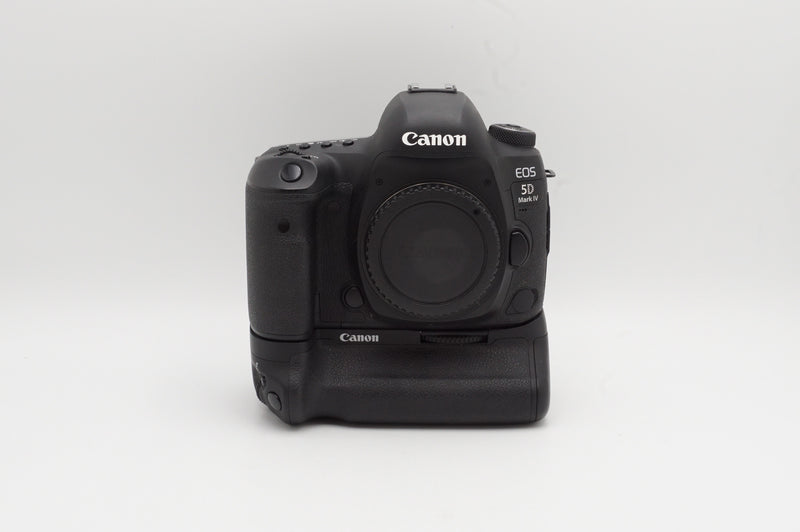 USED Canon 5D IV with Battery Grip BG-E20 (