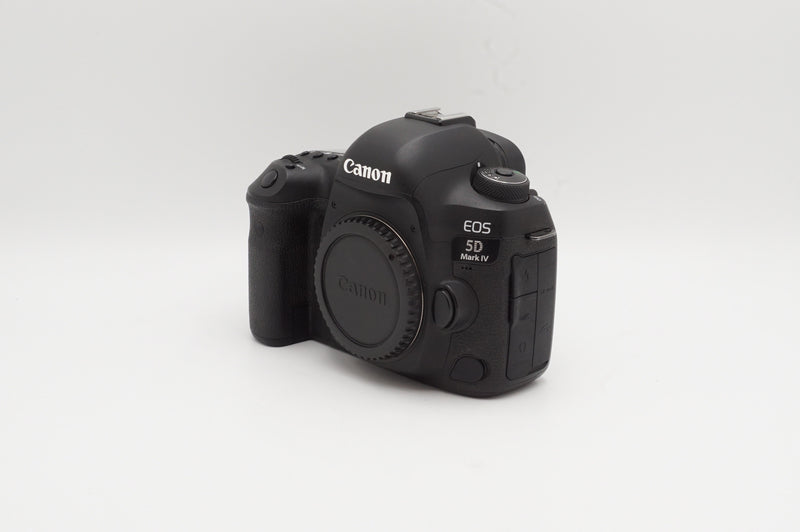 USED Canon 5D IV with Battery Grip BG-E20 (