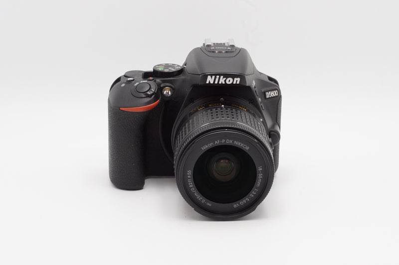 USED Nikon D5600 w/ 18-55mm DX (